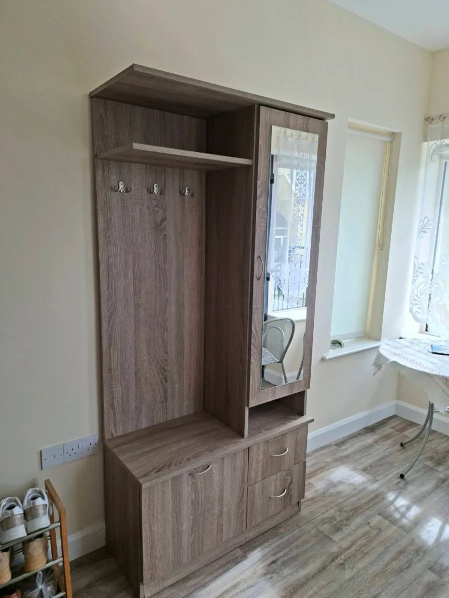Hallway storage - Image 2