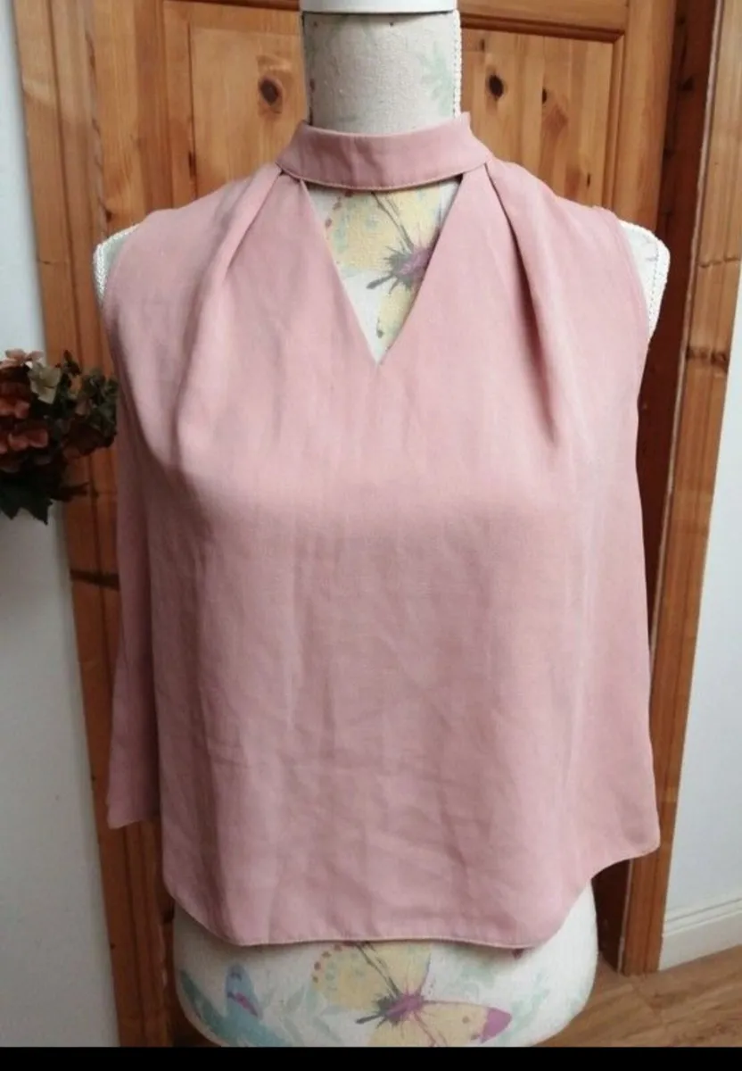 Penny's peach top new with tags size 8 width 38" l - Image 1