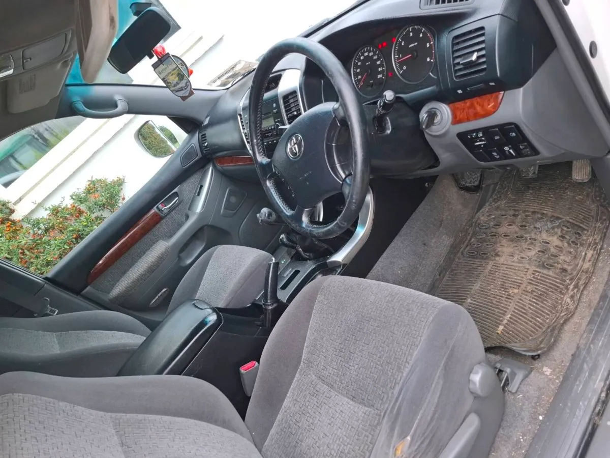 Toyota landcruiser - Image 3