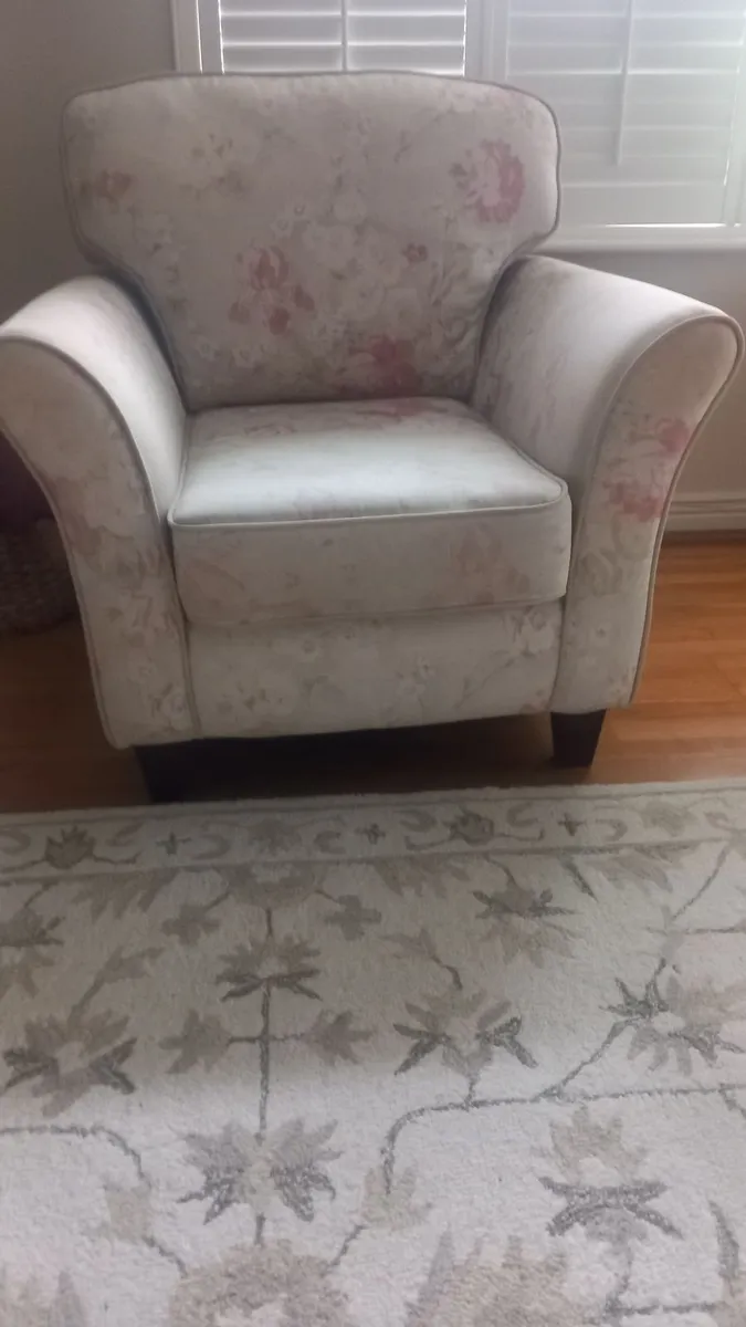 Armchair - Image 1