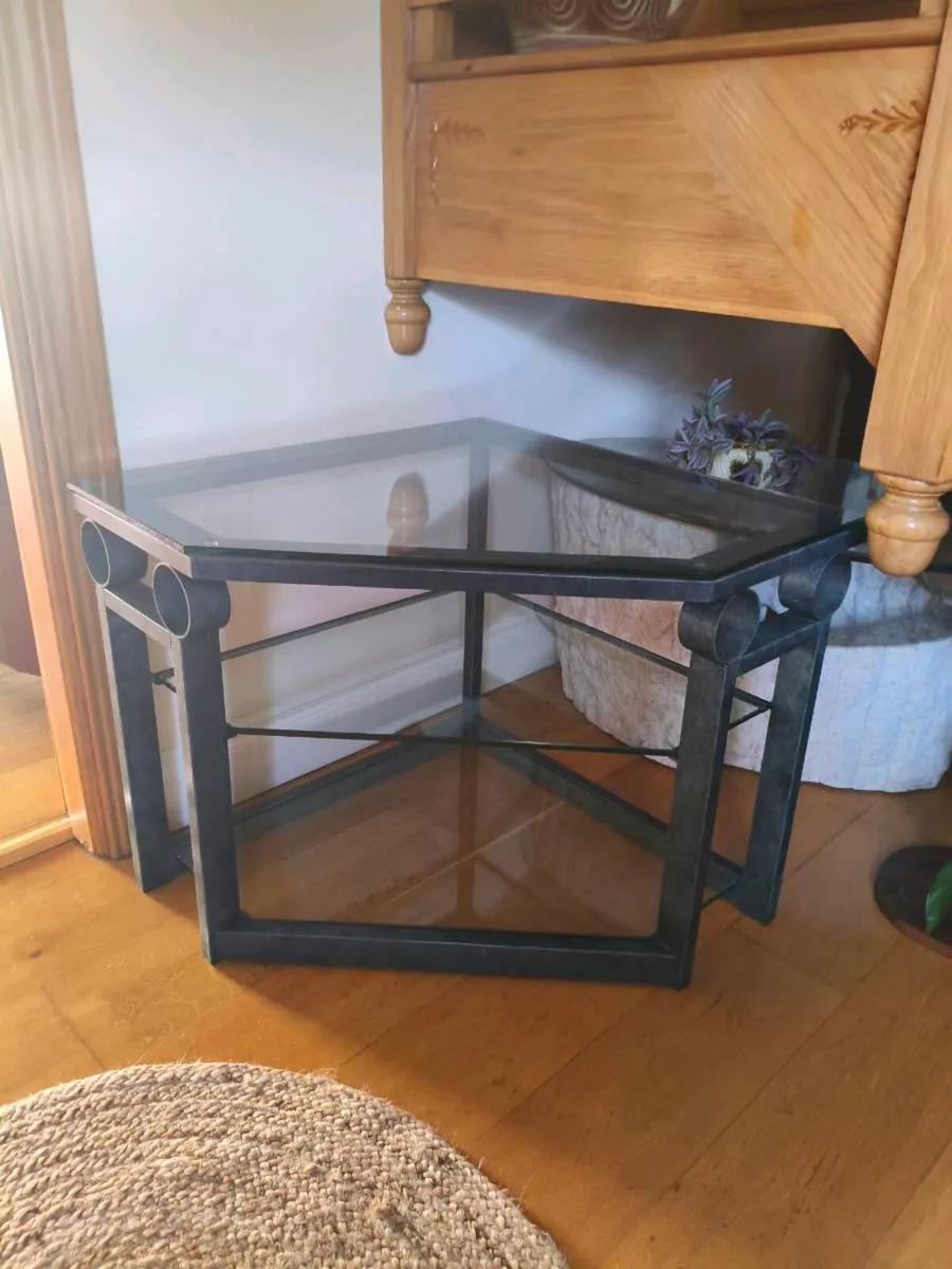Beautiful New corner table for any purpose heavy - Image 1