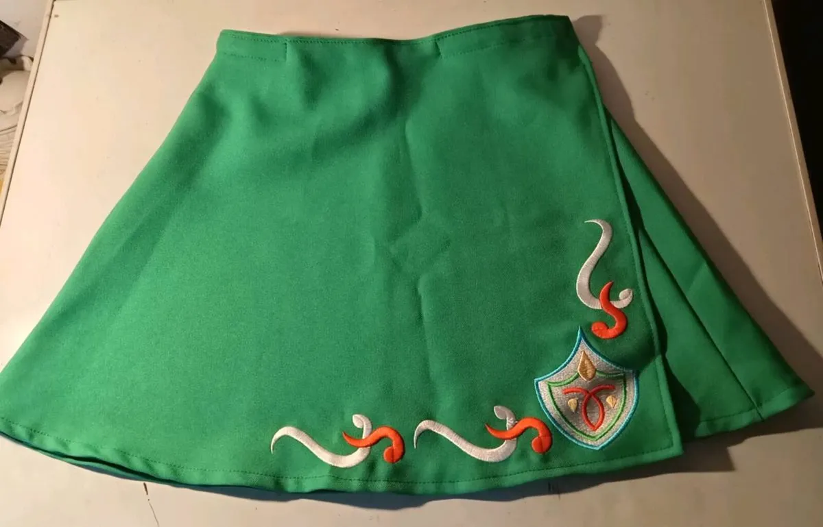 Childrens Irish Dance Green Skirt - Image 1