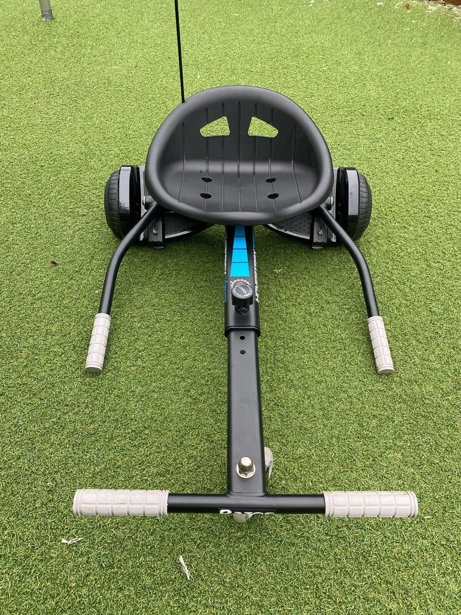 Razor Hovertrax Prizma Hoverboard with Kart - Image 2