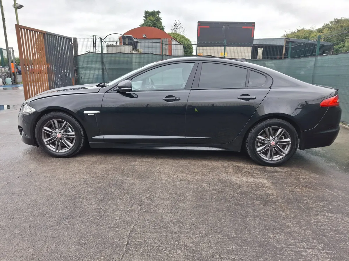 142 Jaguar XF  R -Sport    Automatic - Image 4