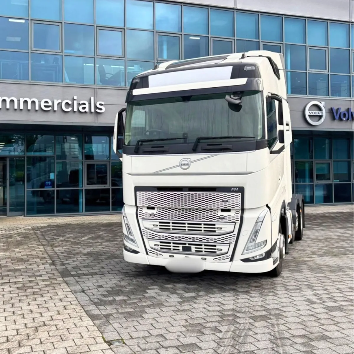 Volvo FH 460 6x2 - Image 2
