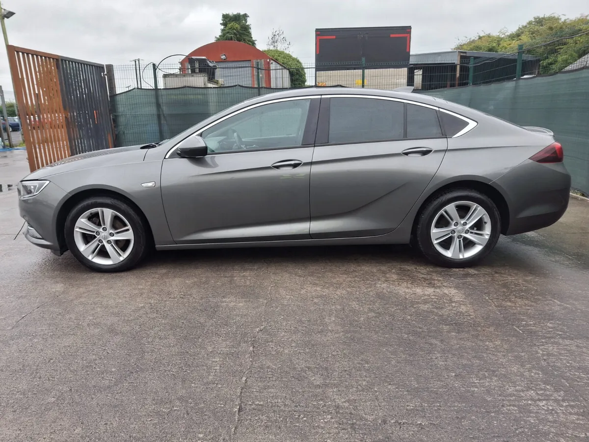 172 Opel Insignia SRI  Grand sport Diesel - Image 3