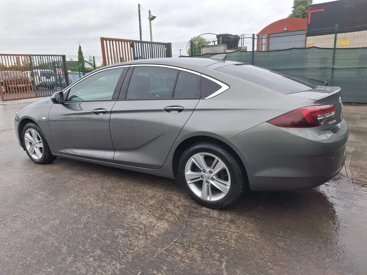 172 Opel Insignia SRI  Grand sport Diesel - Image 4