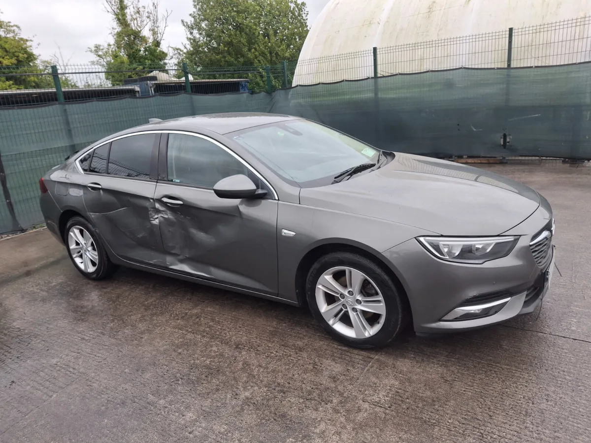 172 Opel Insignia SRI  Grand sport Diesel - Image 2