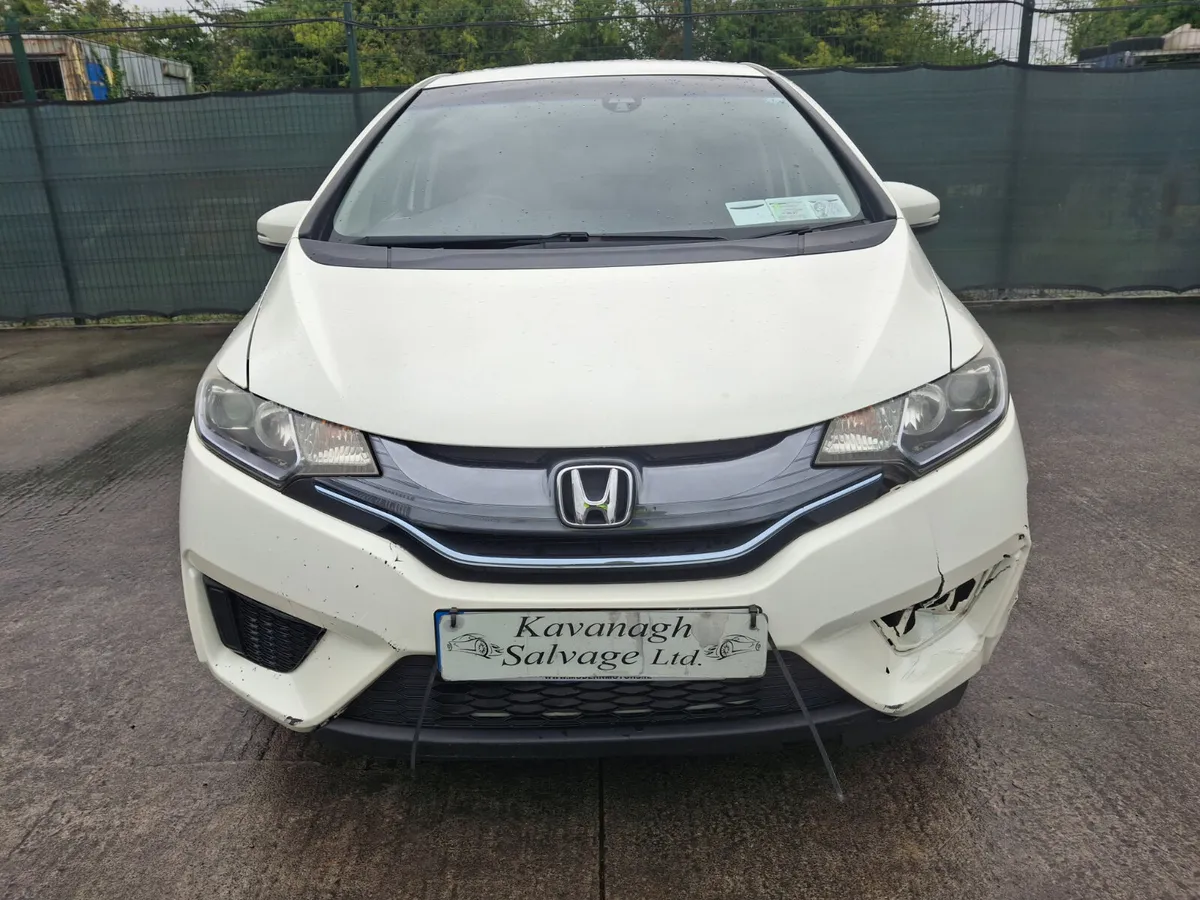 2015 Honda Fit  Hybrid  Automatic  135km - Image 3
