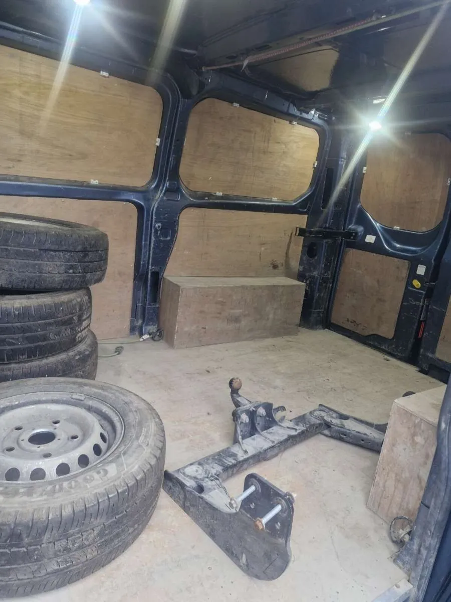 Ford Transit Custom 2022 - Image 3