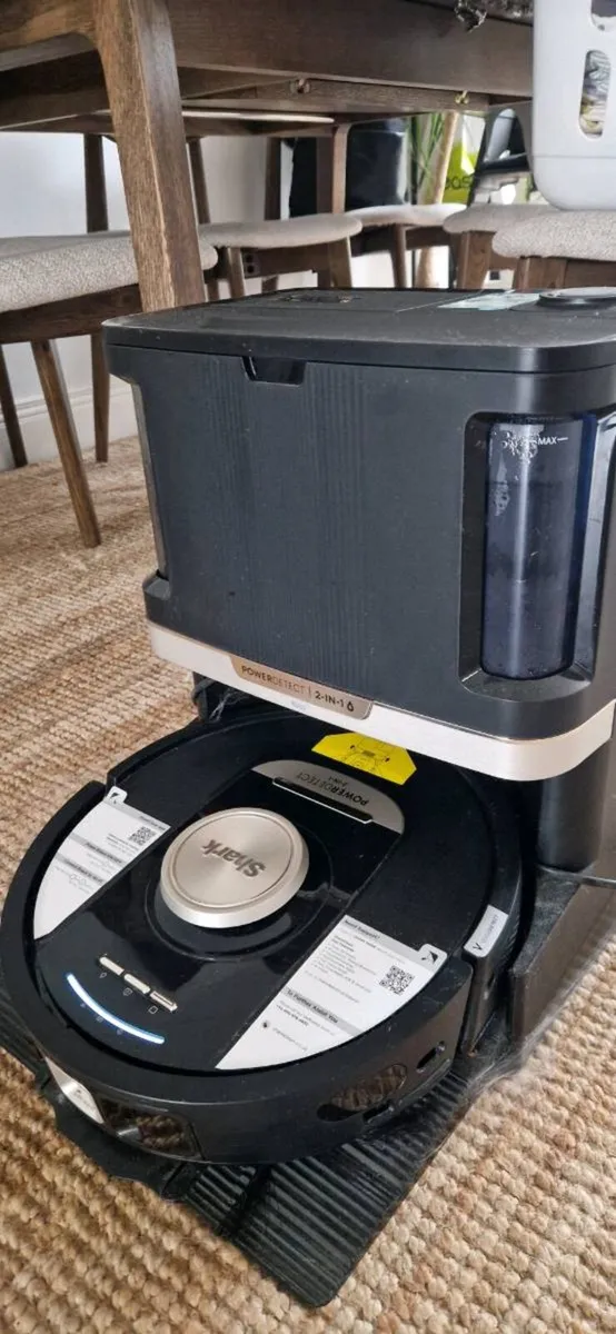 SHARK PRO 2IN1 SELF-CLEAN ROBO hoover vacuum - Image 1