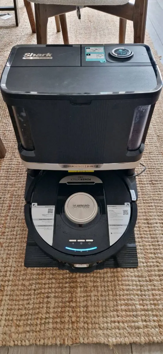SHARK PRO 2IN1 SELF-CLEAN ROBO hoover vacuum - Image 3