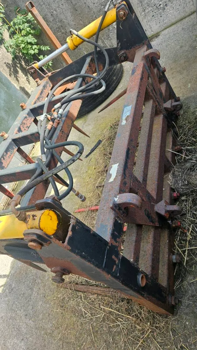 Rossmore silage grab - Image 2