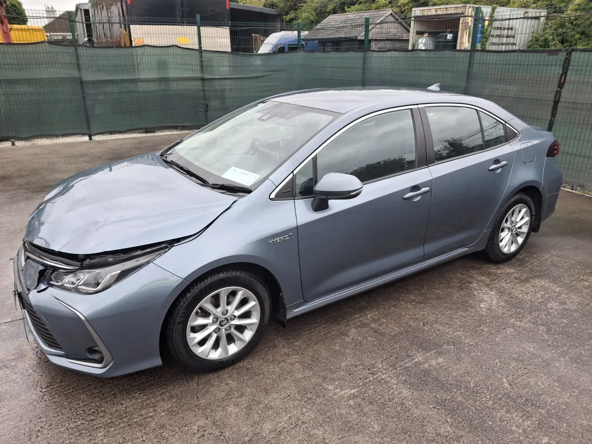 2019 Toyota Corolla  Luna sal Hybrid  Automatic - Image 1
