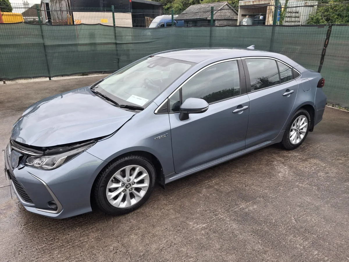 2019 Toyota Corolla  Luna sal Hybrid  Automatic - Image 2