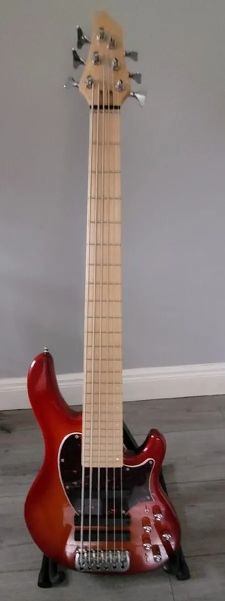 Clover Avenger 6 string bass - Image 1