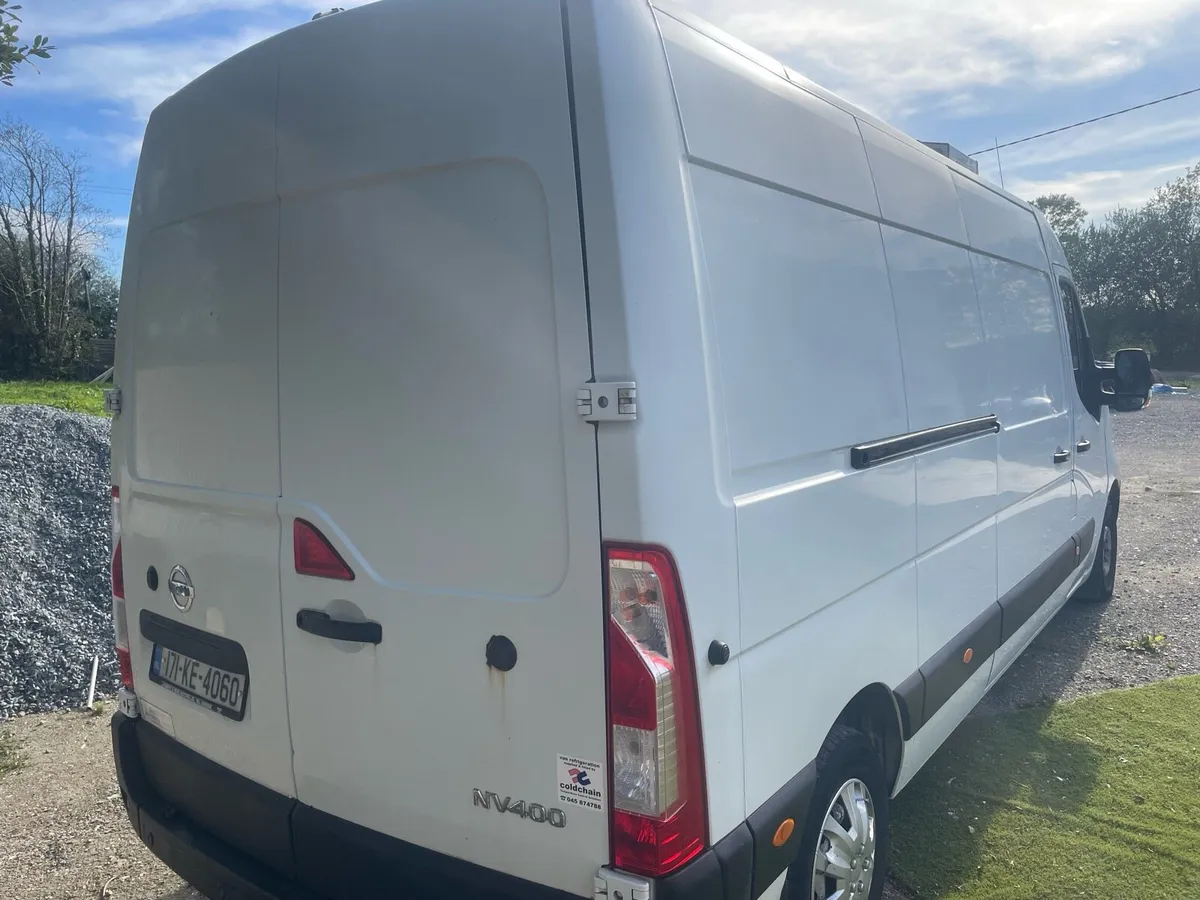 2017 Nissan NV400 - Image 4