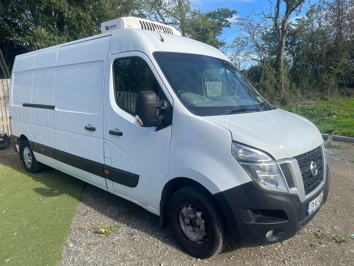 2017 Nissan NV400 - Image 1