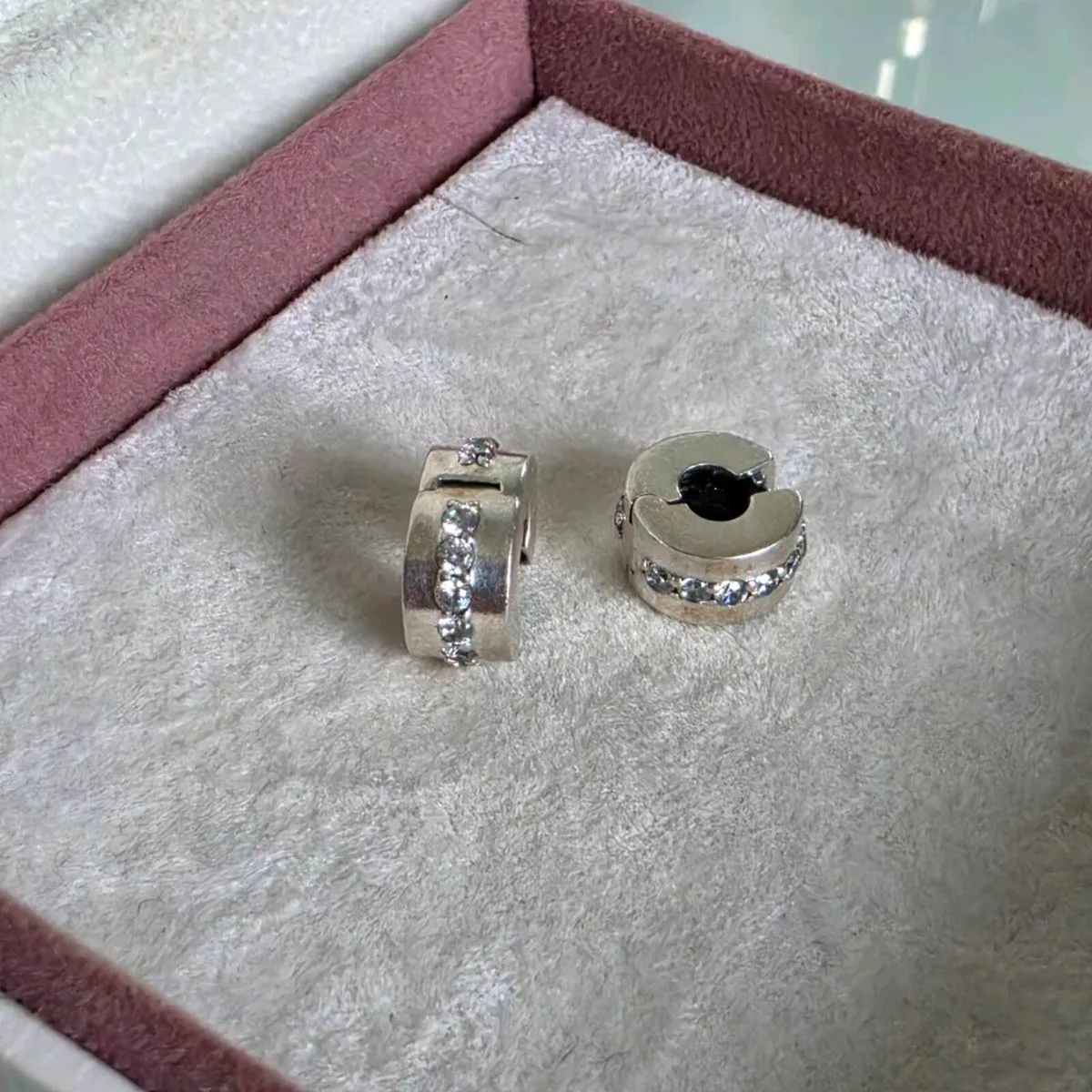 Pandora clear sparkling row clips charm - Image 1