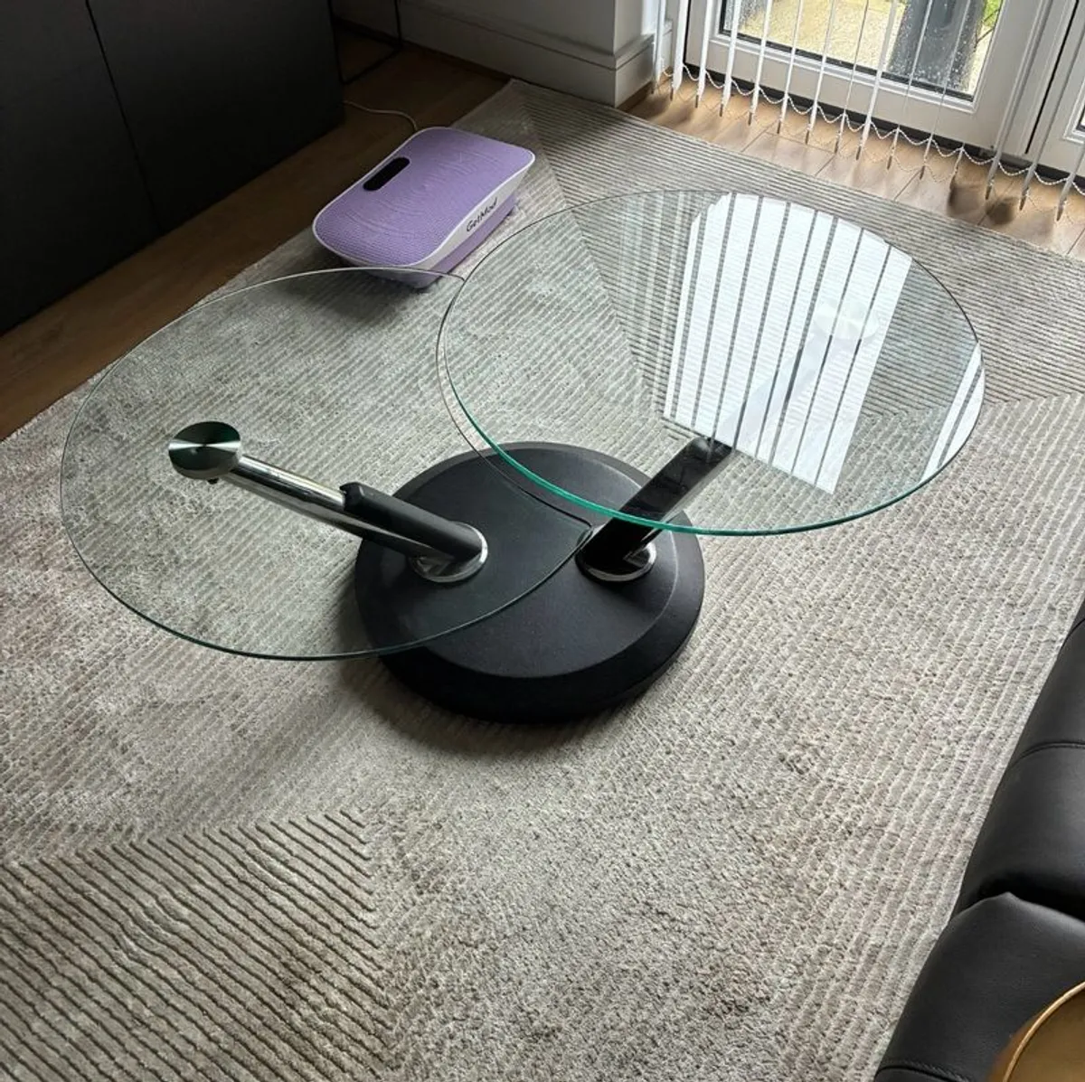 Stylish Modern Glass Coffee Table - Image 4