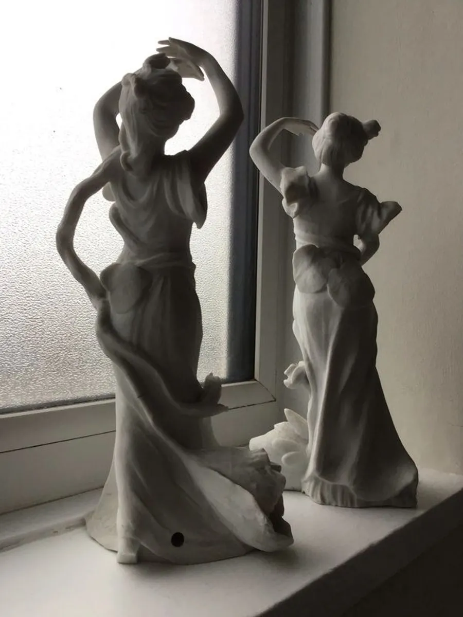 statues - Image 2