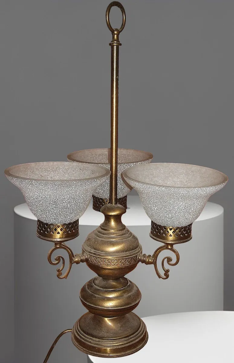 Pristine Vintage Brass Trilogy Table Lamp - Image 4