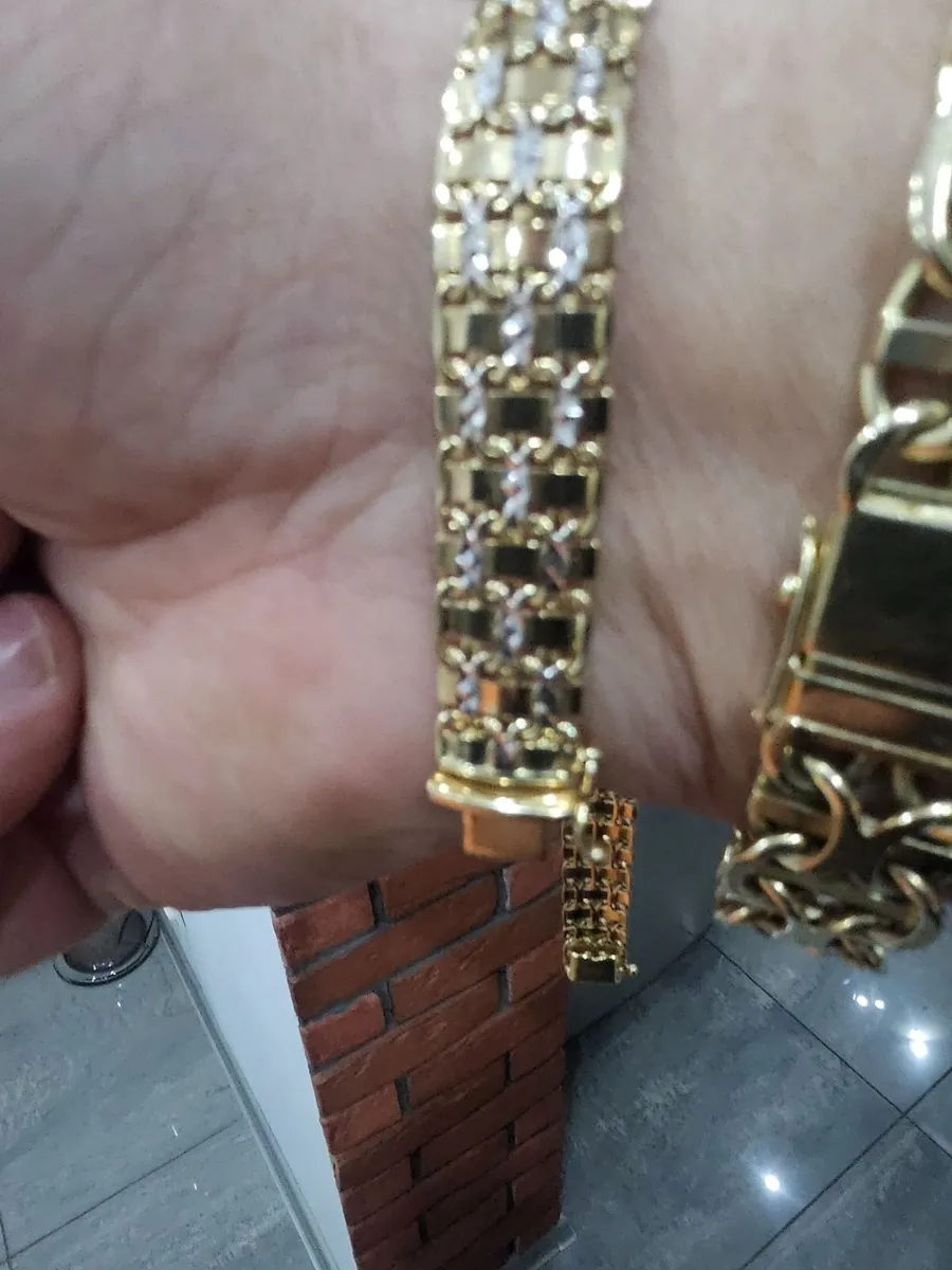 Gold bracelet - Image 1