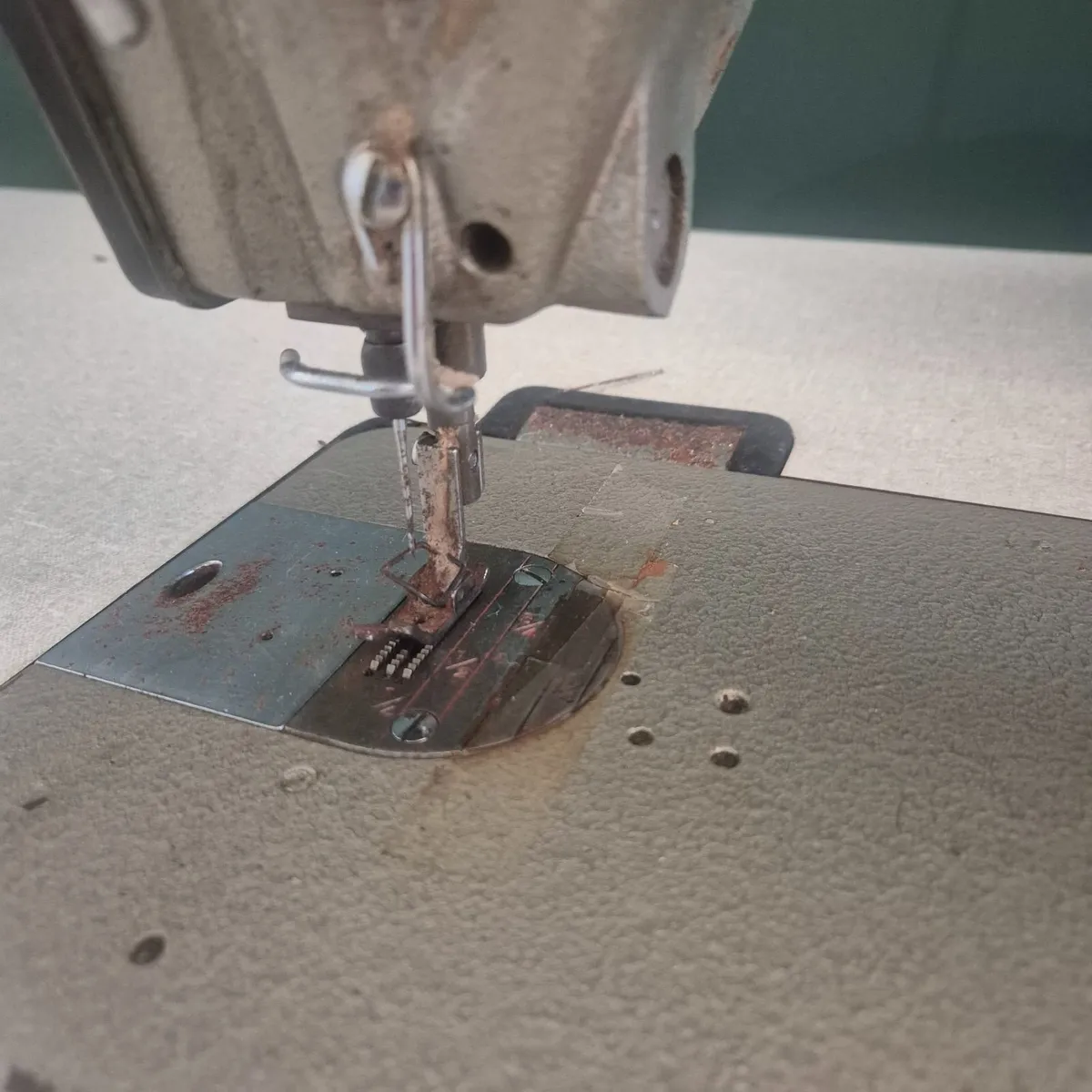 PFAFF Industrial Sewing Machine - Image 2