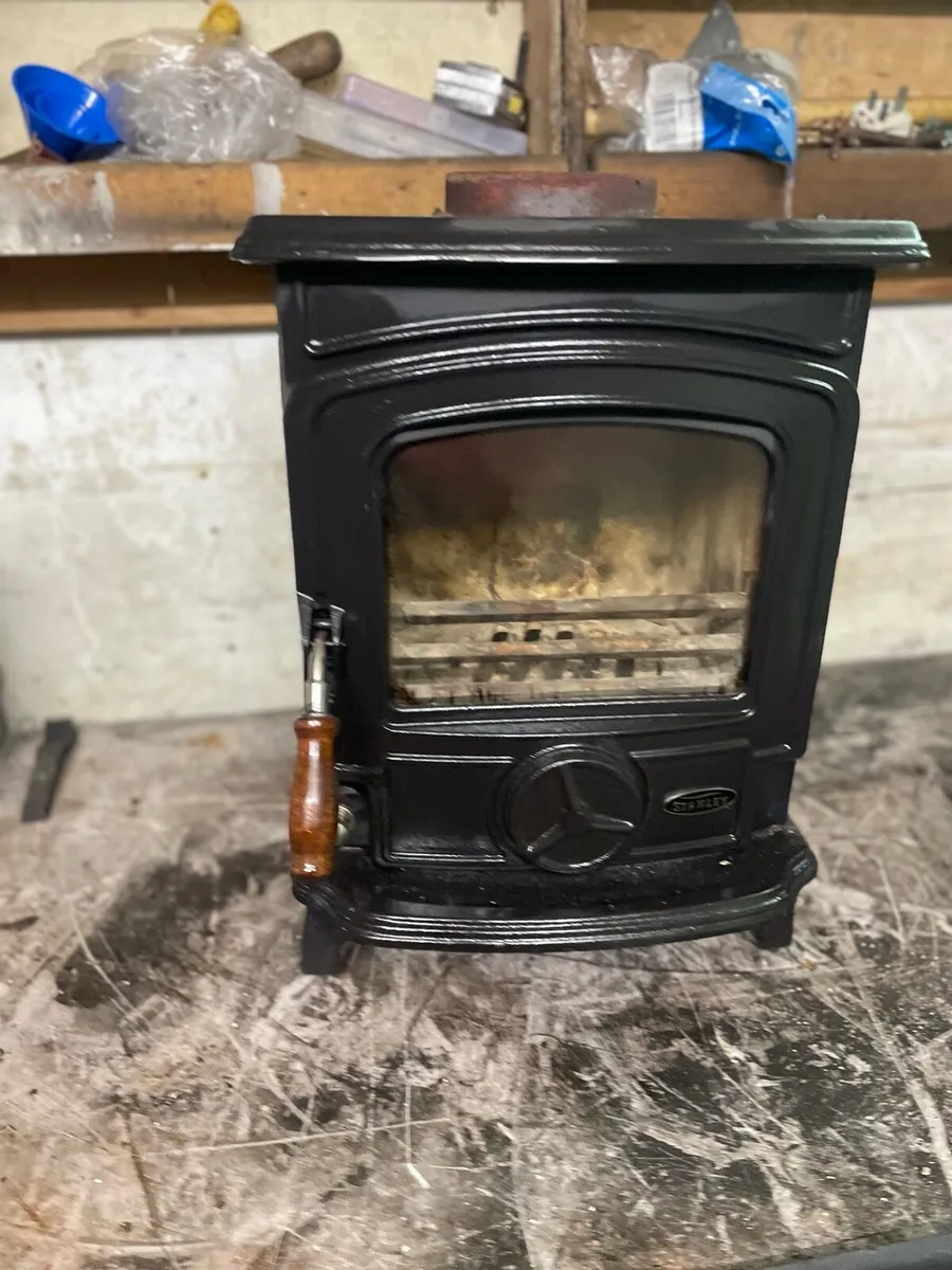Stove - Image 1