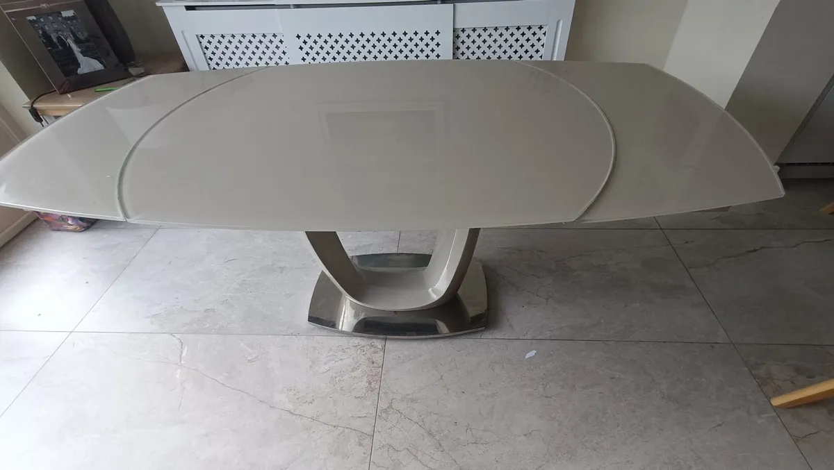 Kitchen Table-FREE to take away - Image 1