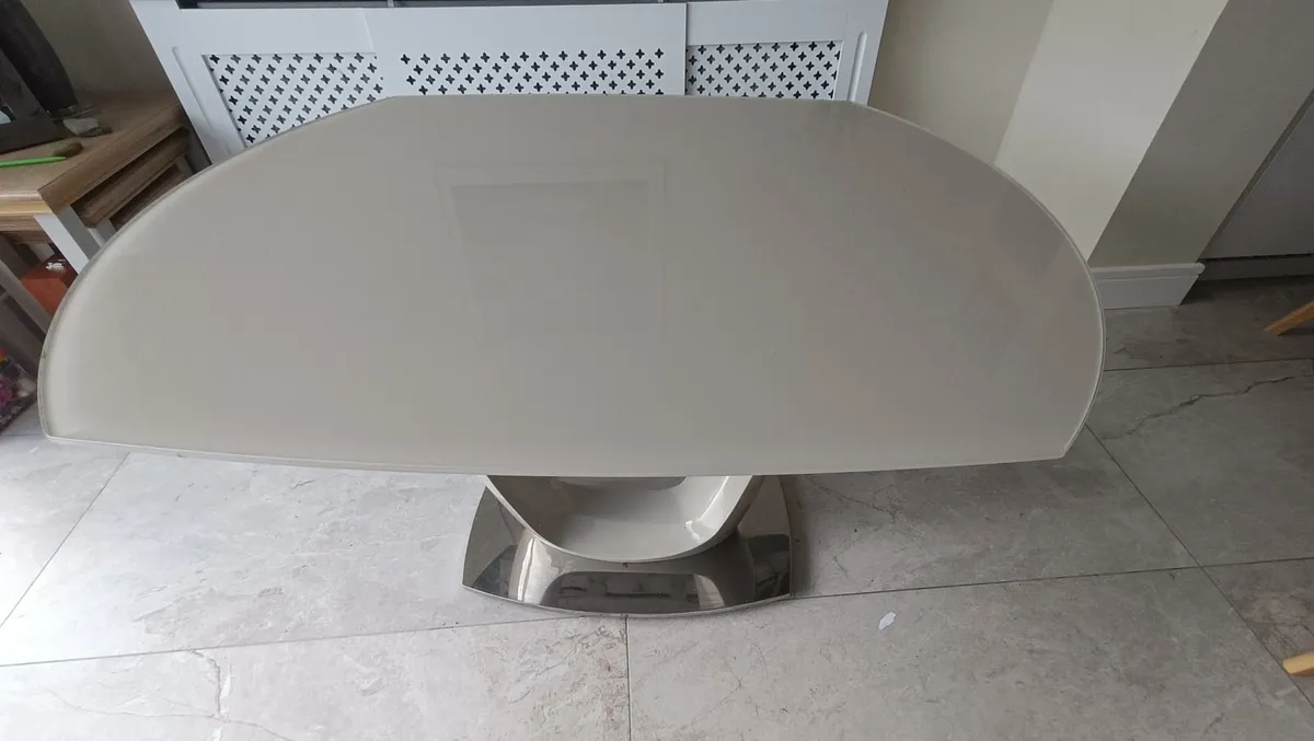 Kitchen Table-FREE to take away - Image 2