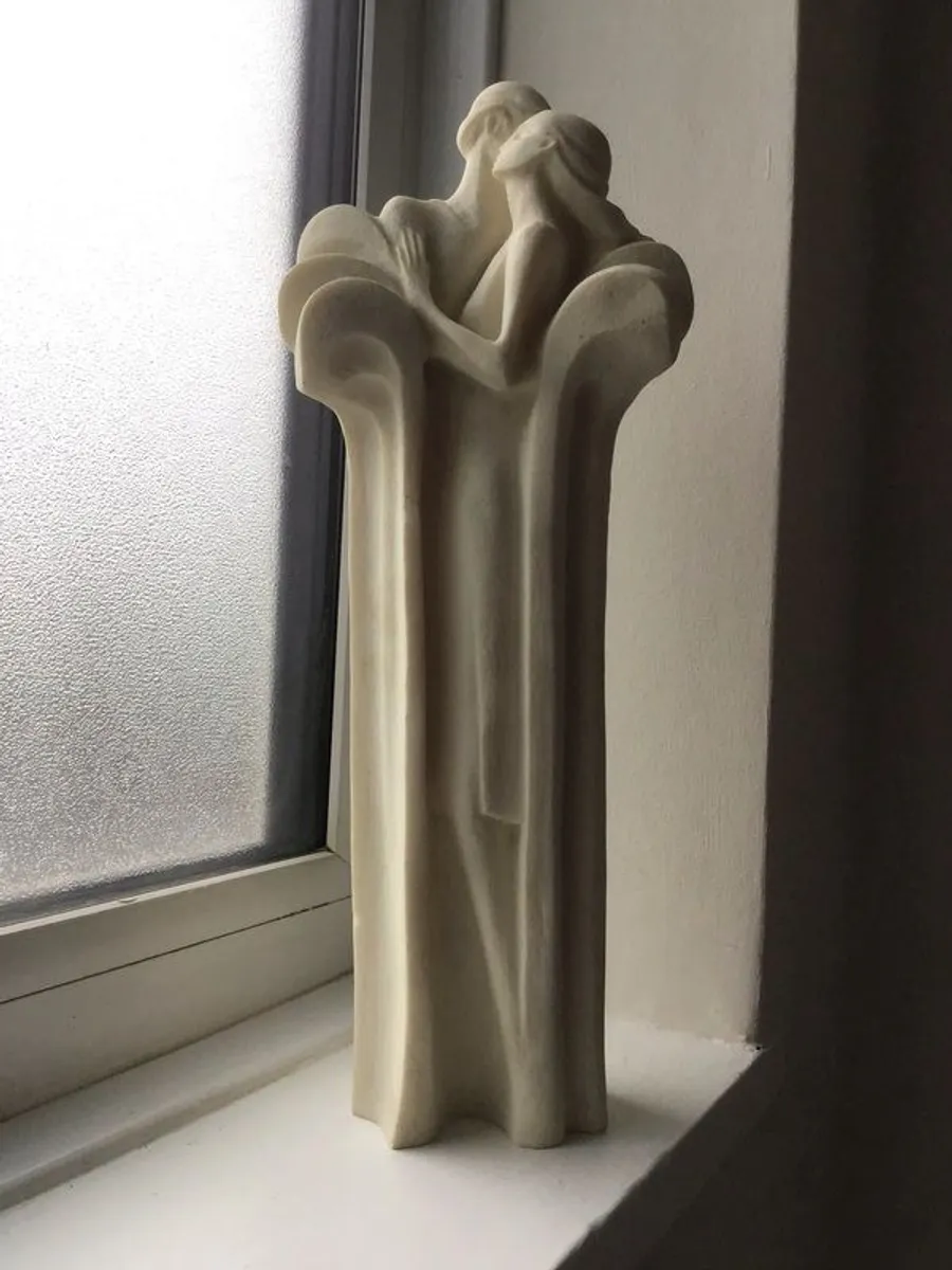 statue - Image 1