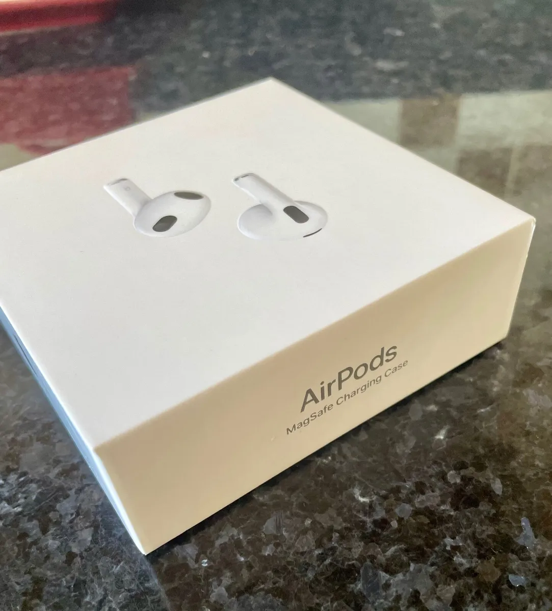 Apple Airpods (3rd Gen)/Magsafe Charging Case - Image 4
