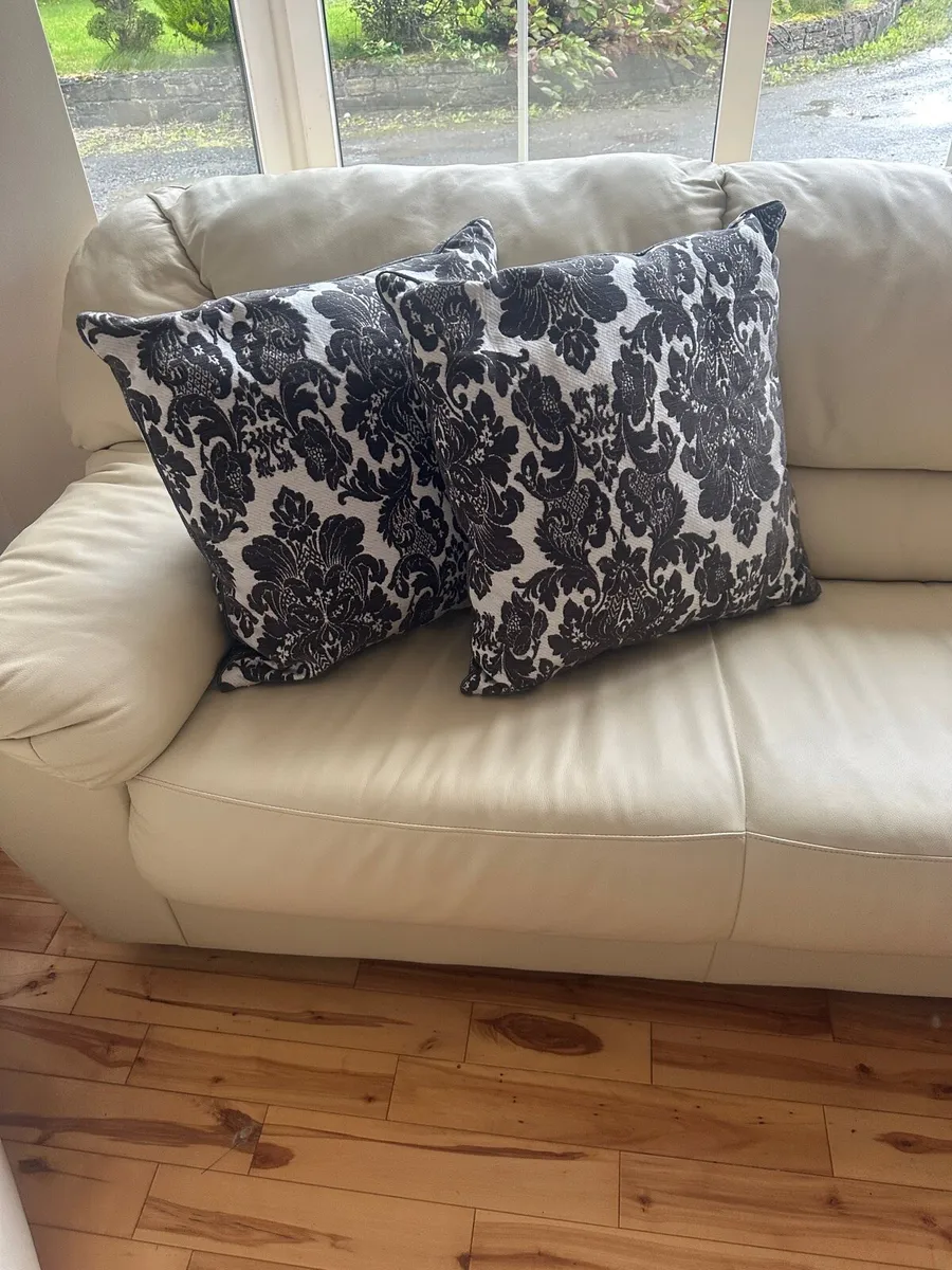 White real leather 3 seater x 2 - Image 2