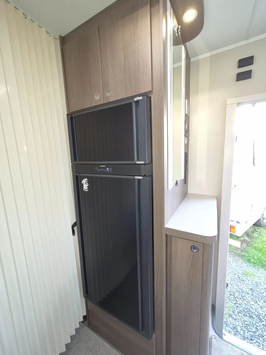 Camper - Image 1