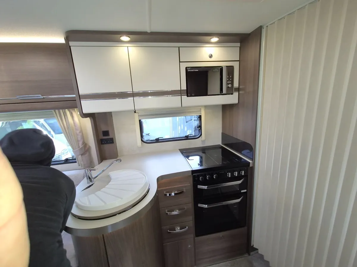 Camper - Image 2