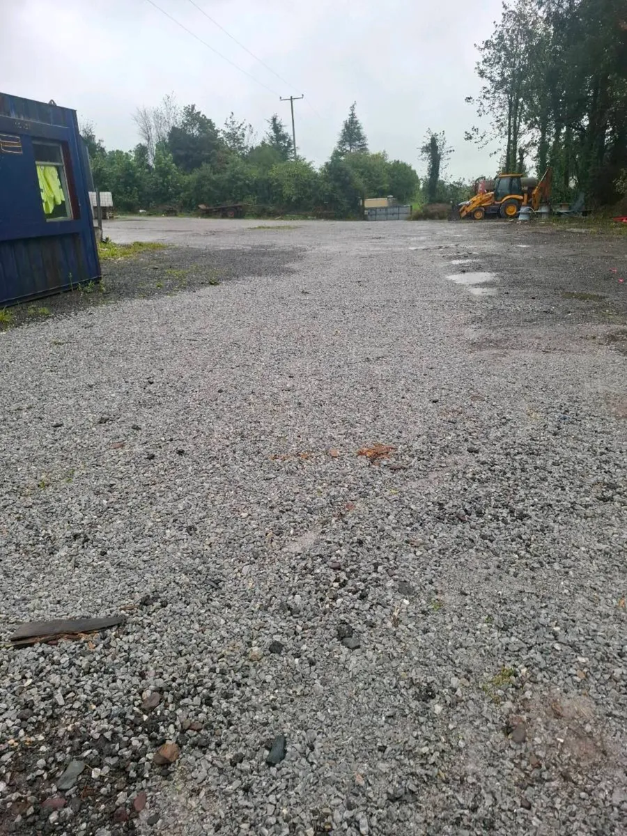 Storage  unit with yard - Image 3