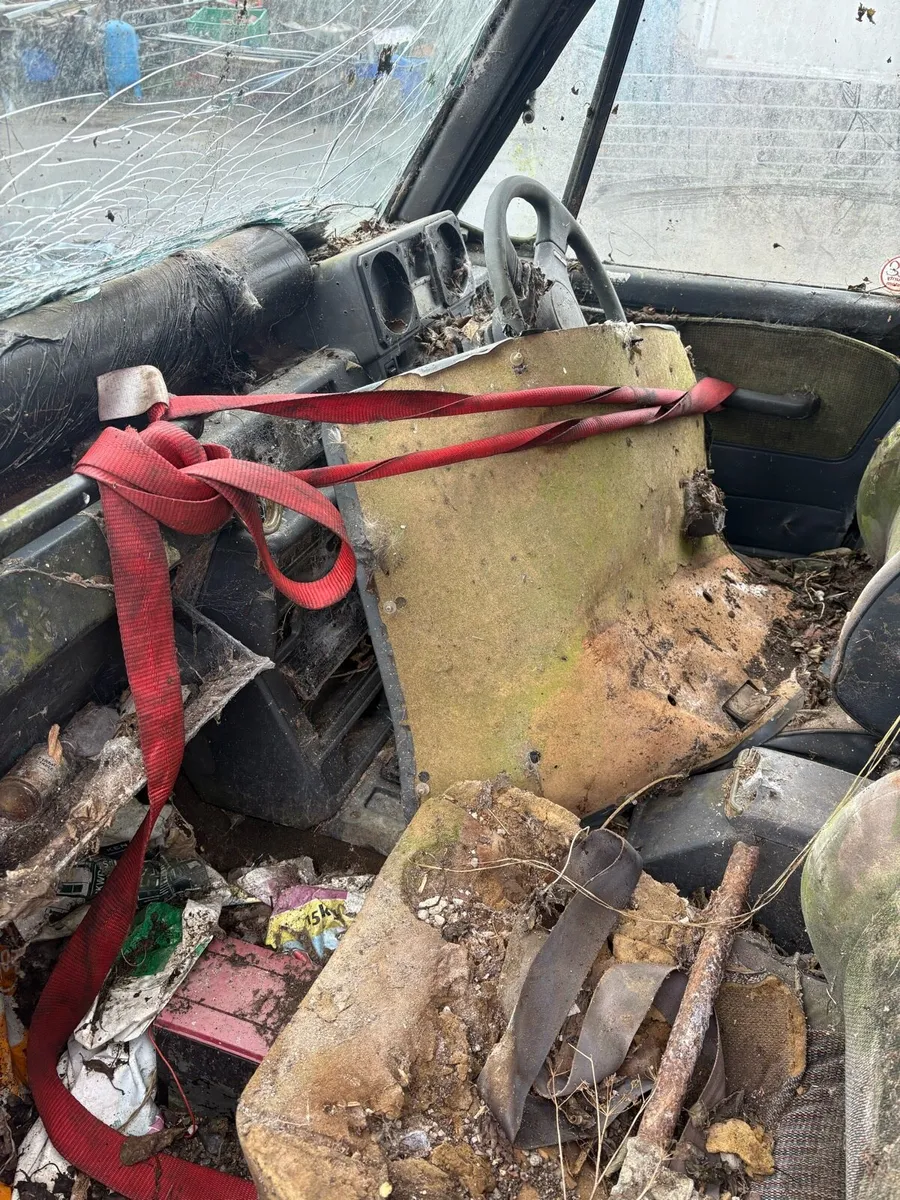 Pajero sell complete for parts - Image 3