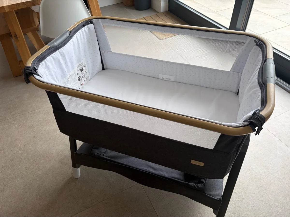 Tutti Bambini CoZee Lite Bedside Crib - Image 1