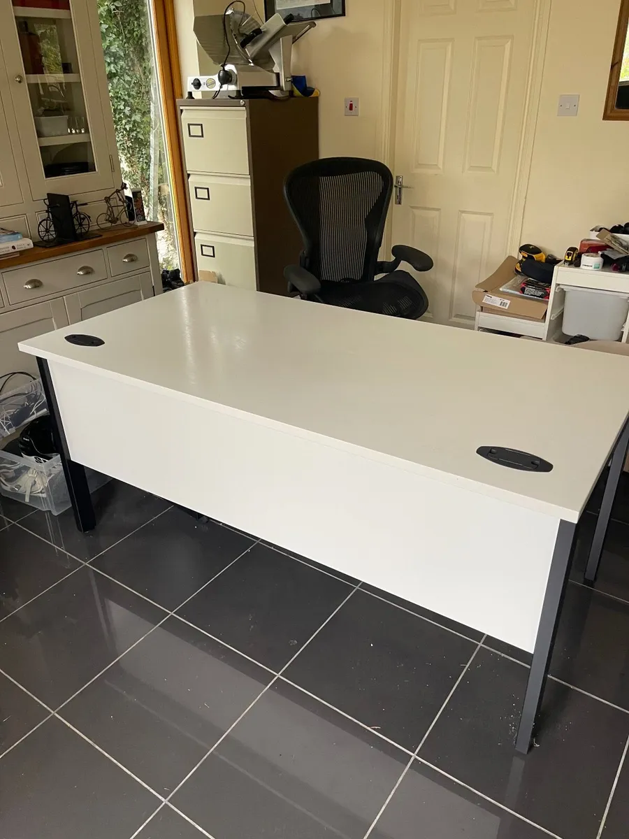 Office equipment - Image 3