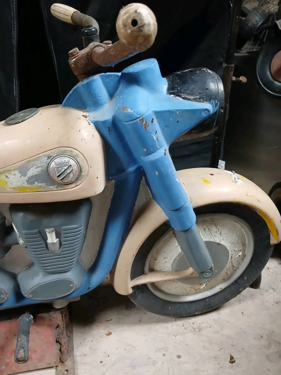 Vintage motorbike ride - Image 2