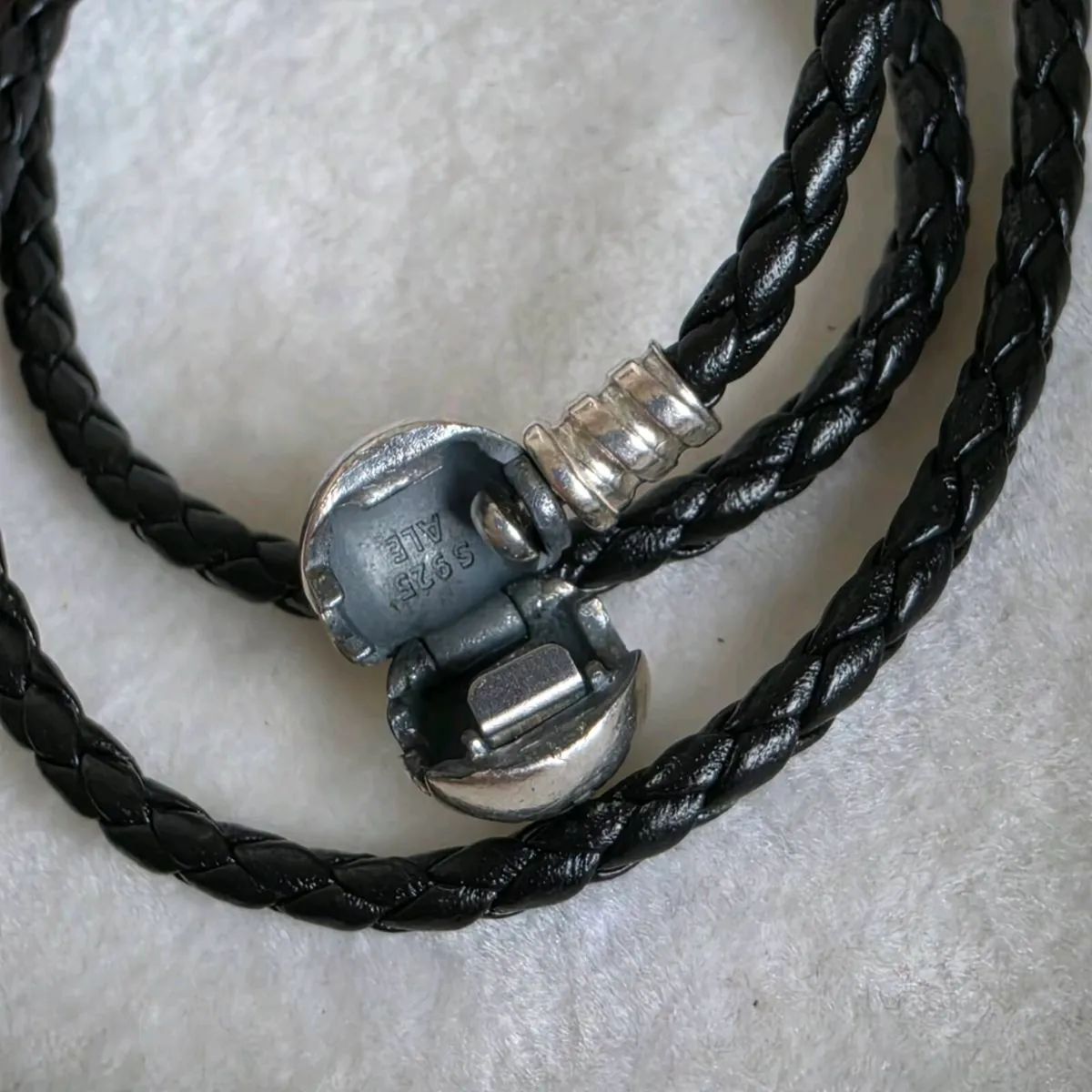 Pandora moments double Black leather bracelet - Image 3