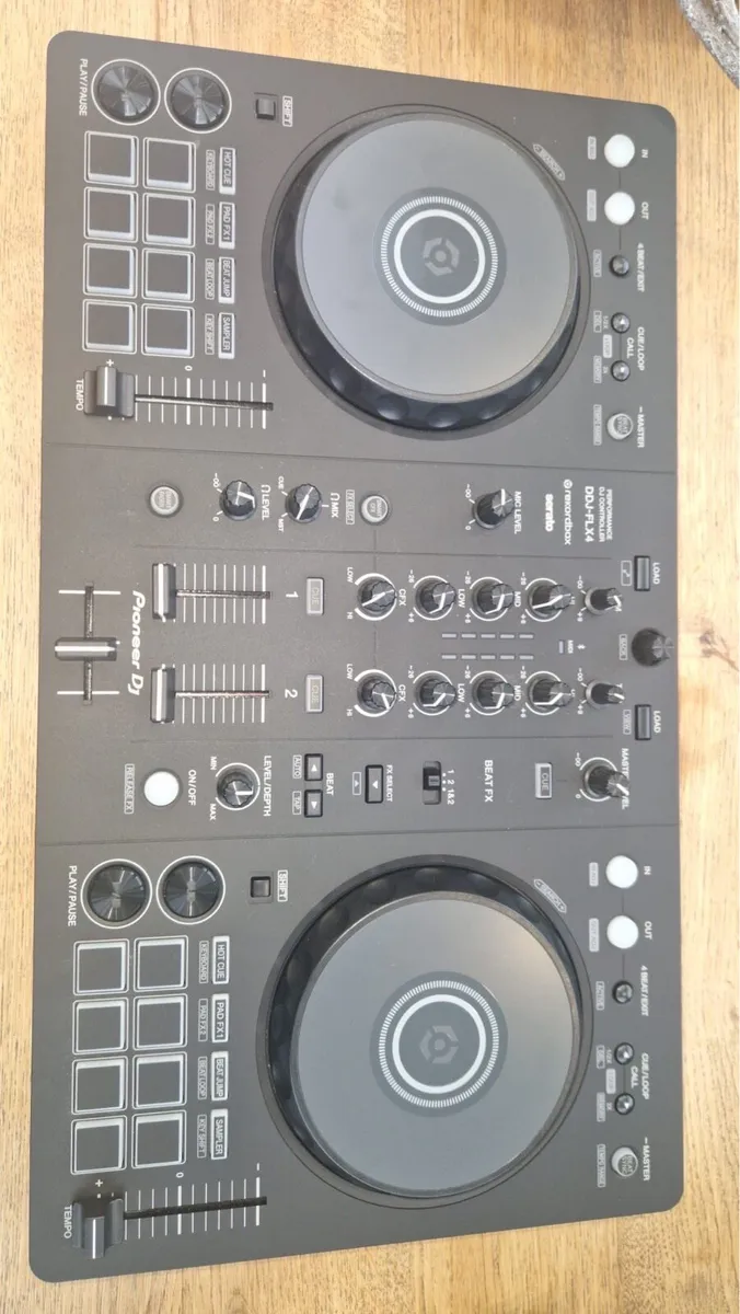 Pioneer dj controller and party bar - Image 1