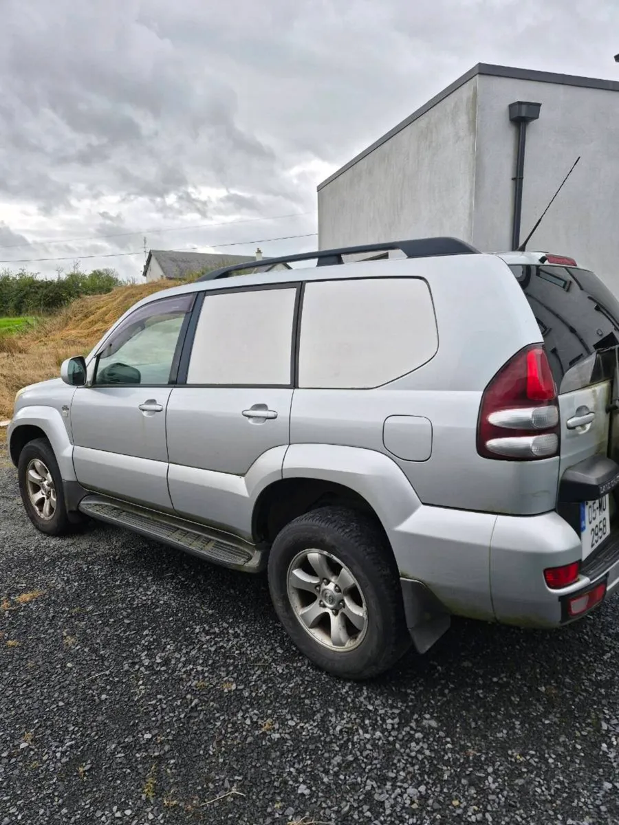 2005 Toyota landcruiser - Image 2
