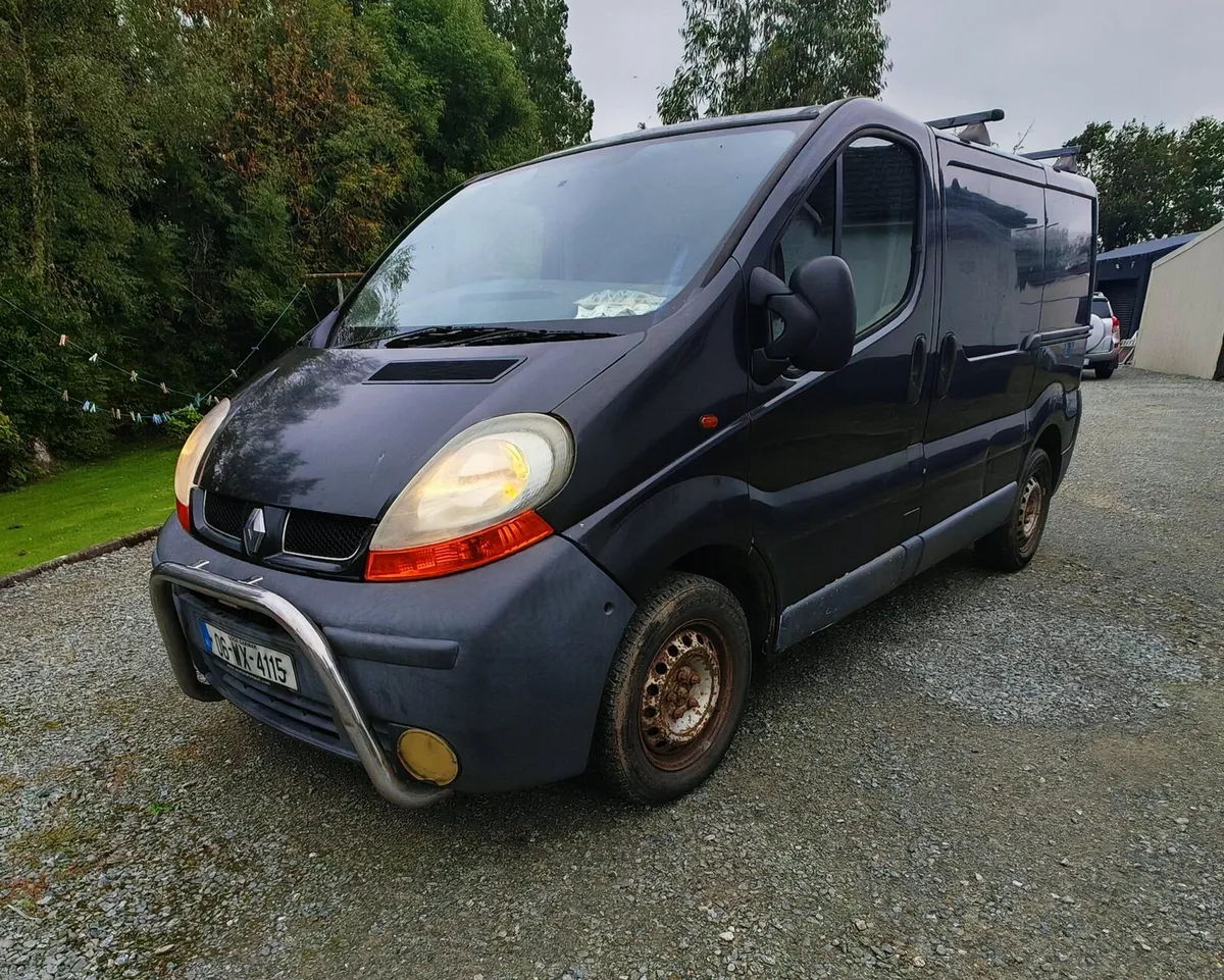 Renault Trafic van - Image 2