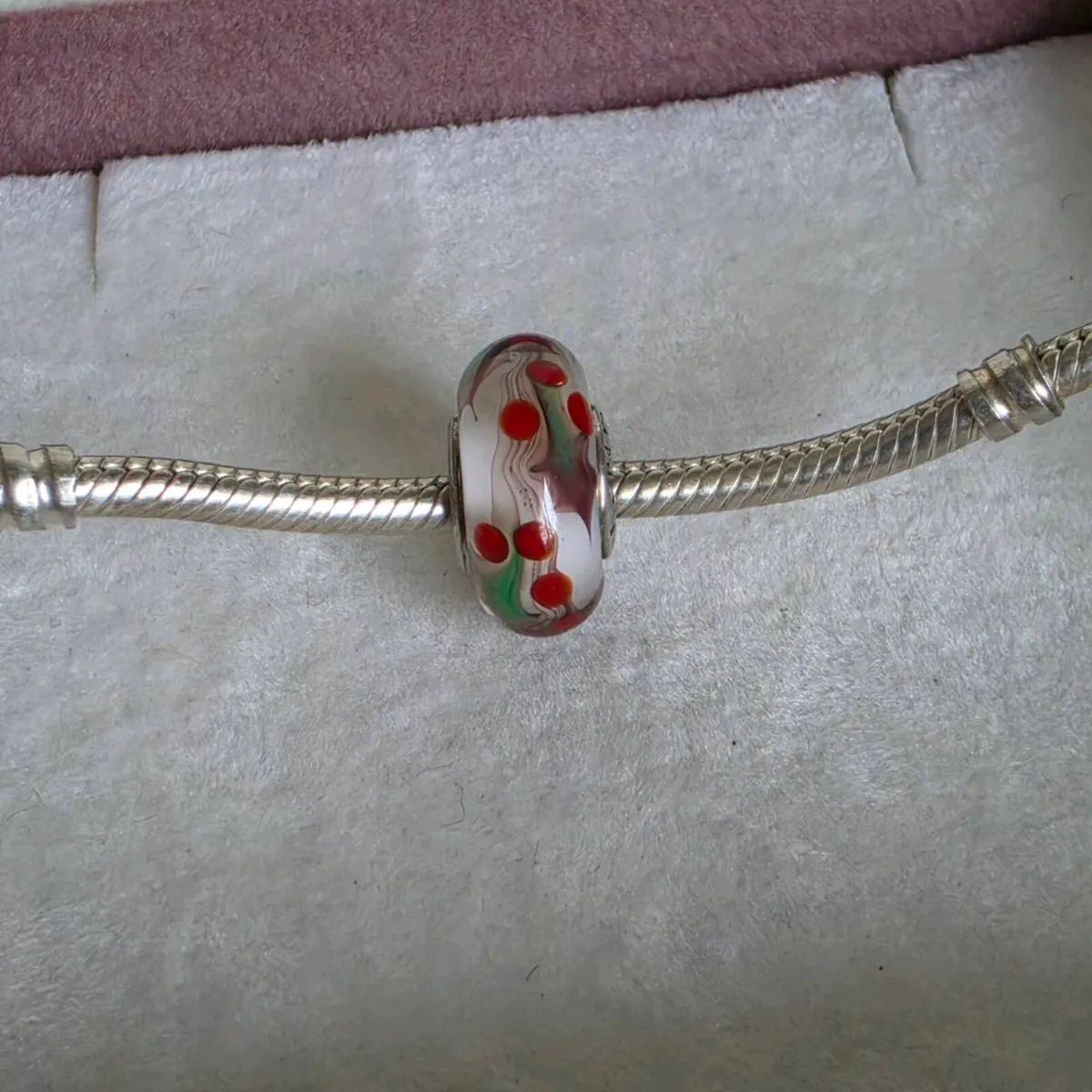 Pandora christmas holly murano mharm, beautifully - Image 1