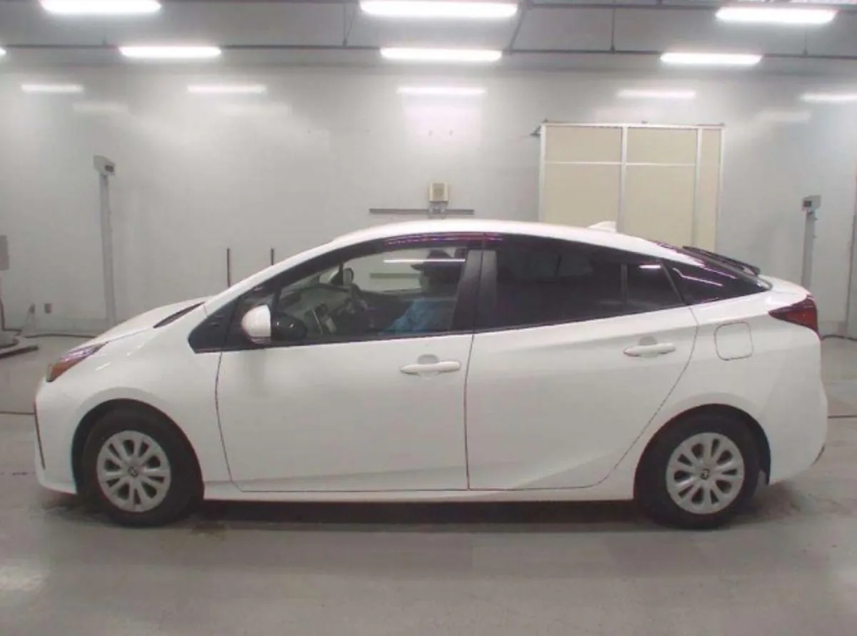Toyota Prius - Image 4