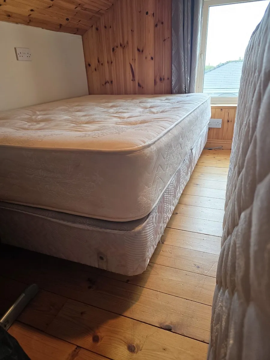 Double bed & base - Image 1