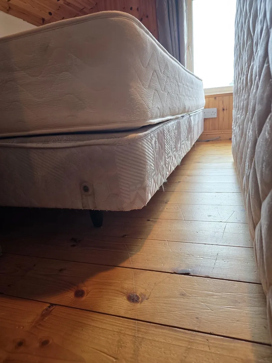 Double bed & base - Image 2