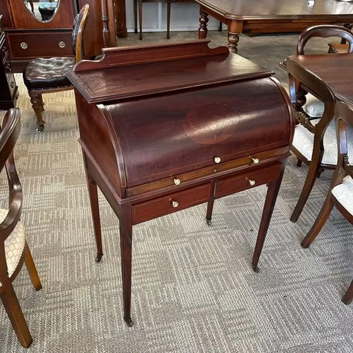 Charming antique Edwardian mahogany cylinder desk - Image 2